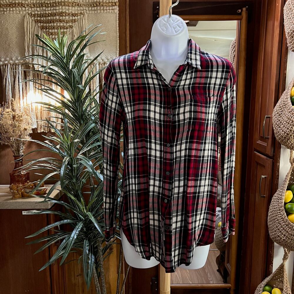 Banana Republic Plaid Button Down Shirt XS | Boyfriend Fit Red Black White Top